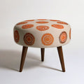 Runder Fusshocker Ø 40 cm, Höhe 45 cm, Beige/Orange/Braun mit Polyesterbezug und Massivholzbeinen