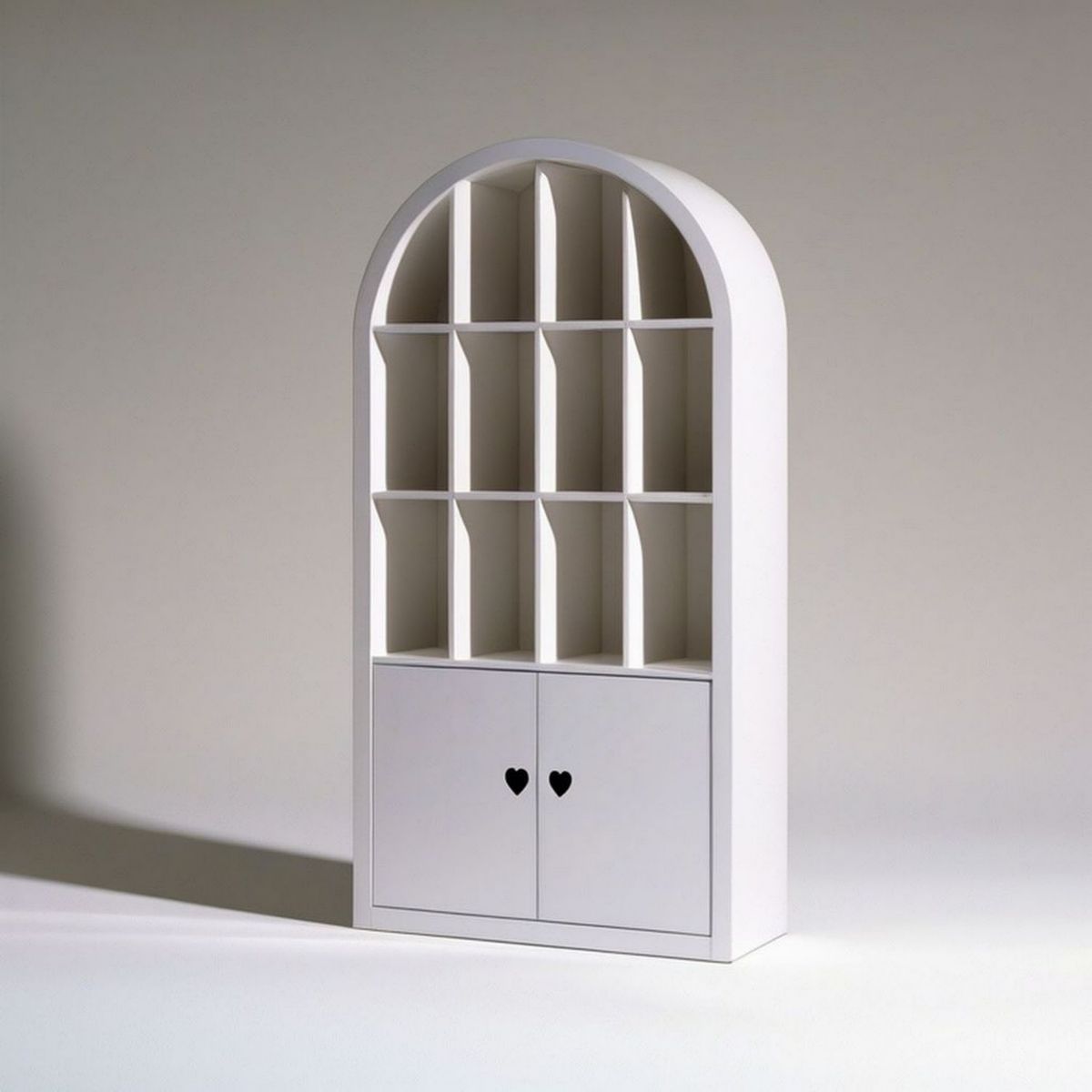 Weisses MDF-Regal mit Rundbogen, Schranktüren und 12 Fächern, 80 x 30 x 180 cm